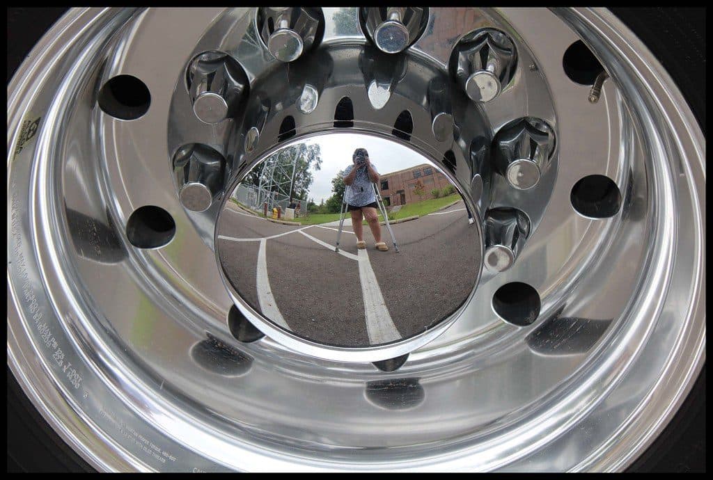 Polished heavy truck wheel